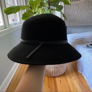 Women’s Black Wide Brim Hat